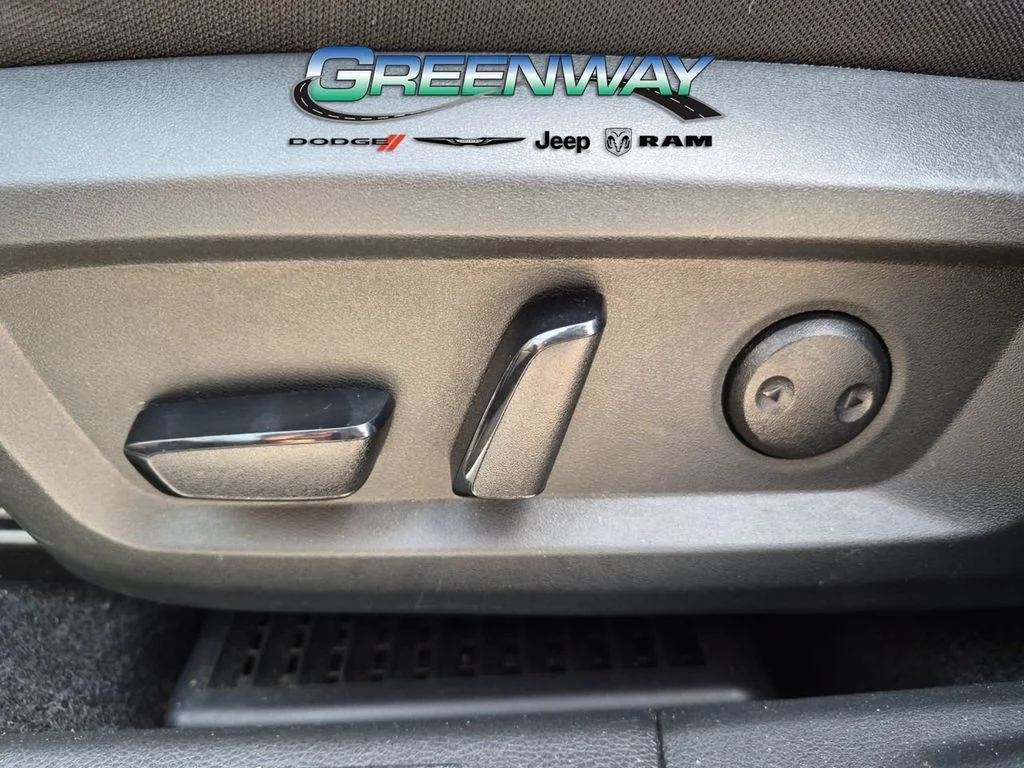 Used 2024 Gray Nissan SV image 16