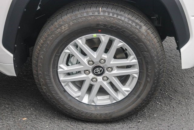 2026 Toyota Tundra SR5 - Photo 10