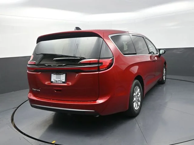 New 2027 Red Hot Pearl-Coat Exterior Paint Chrysler Select image 9