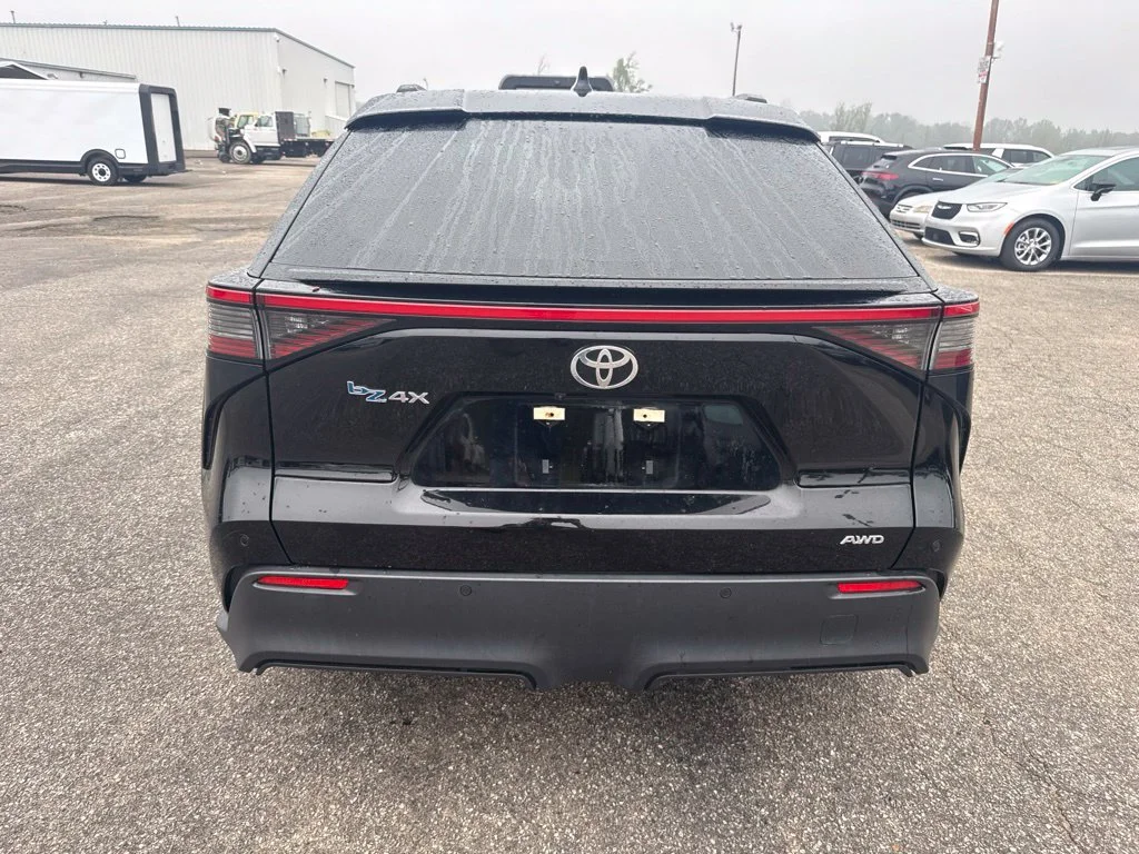 Used 2023 Black Toyota XLE image 4