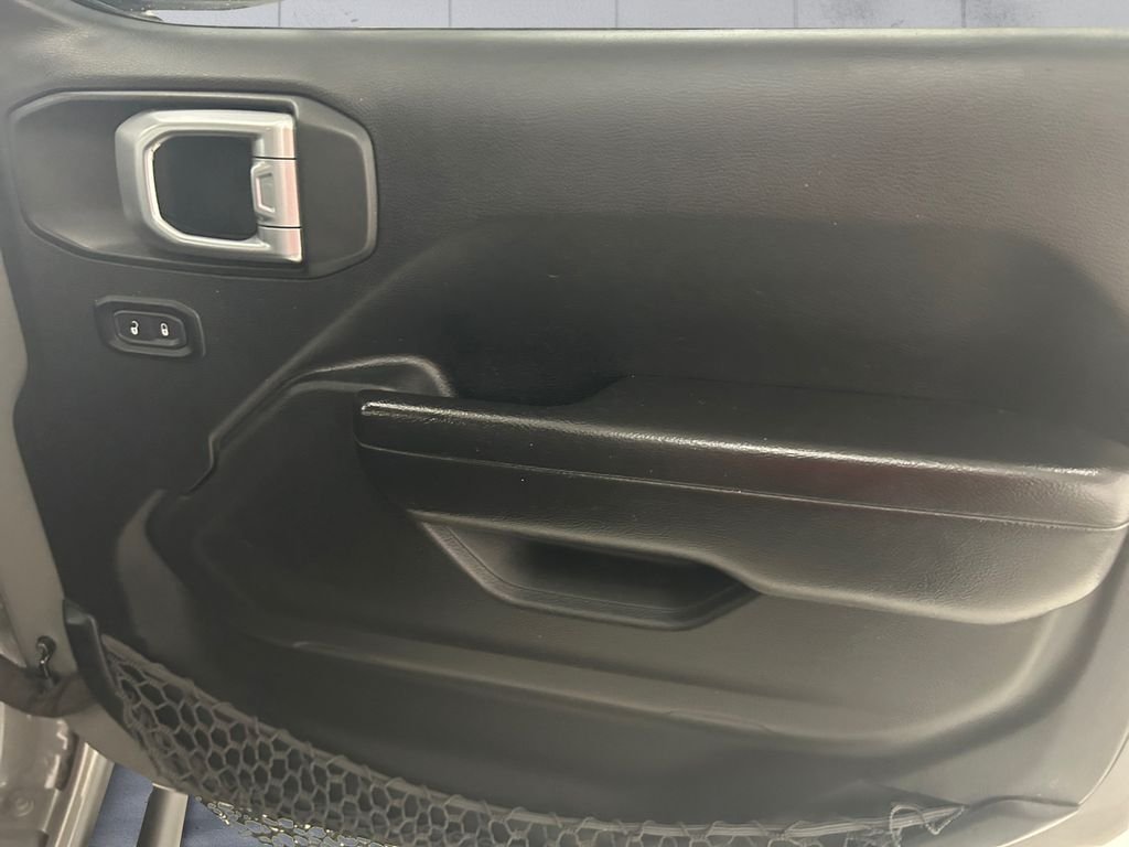 Used 2019 Gray Jeep Unlimited Sport S image 15