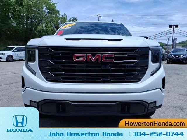 Used 2024 White GMC Elevation image 10
