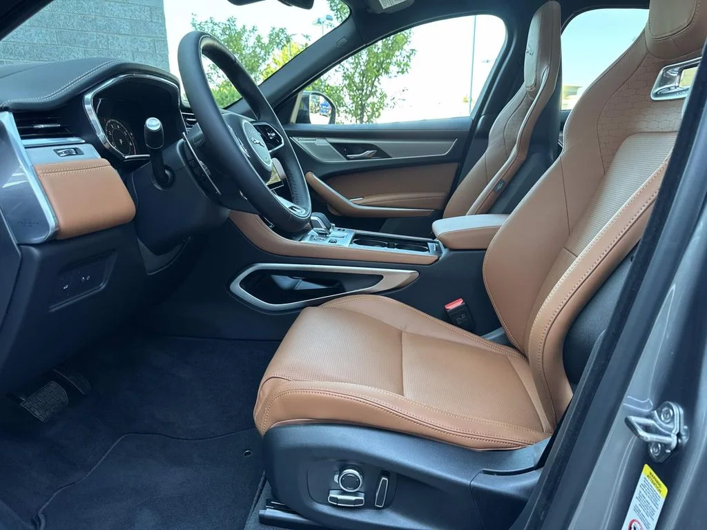 2026 Jaguar F-Pace R-Dynamic S - Photo 19