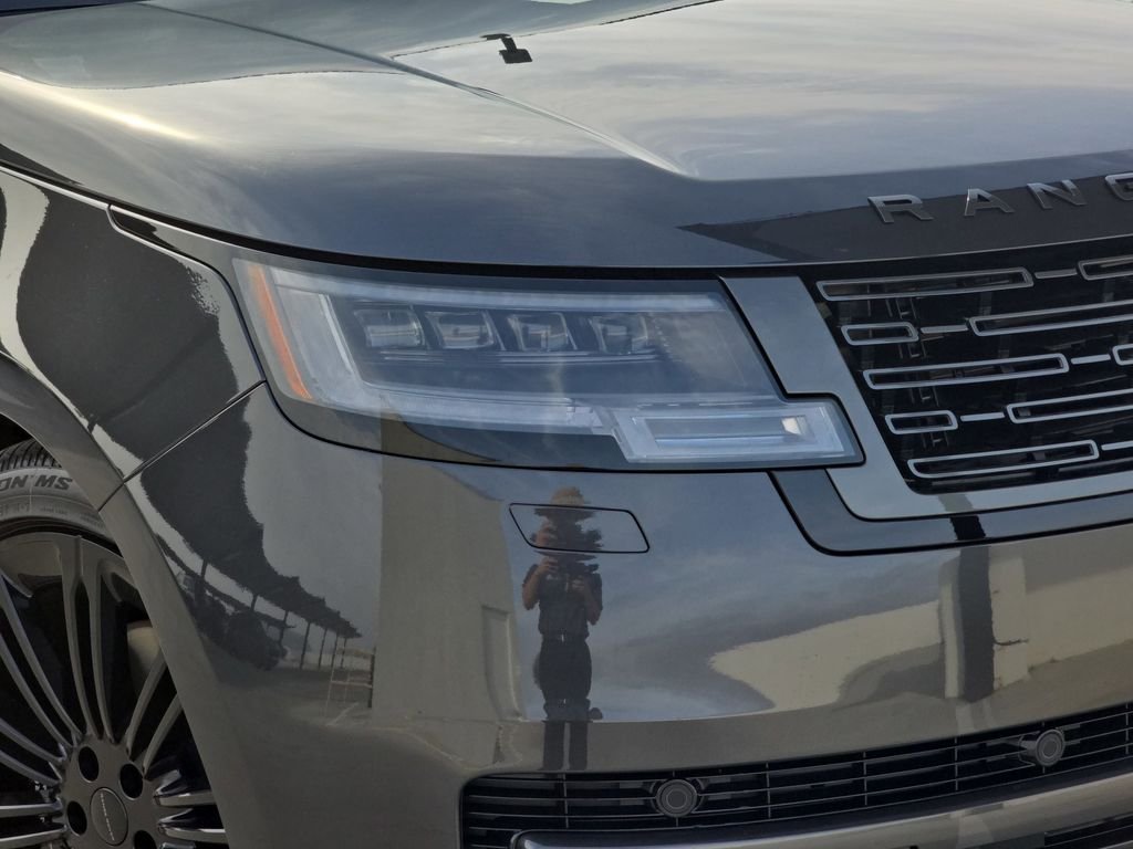 New 2026 Carpathian Grey Land Rover SE image 33