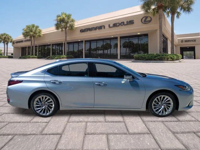 Certified Used 2022 IRIDIUM Lexus 300h Luxury image 3