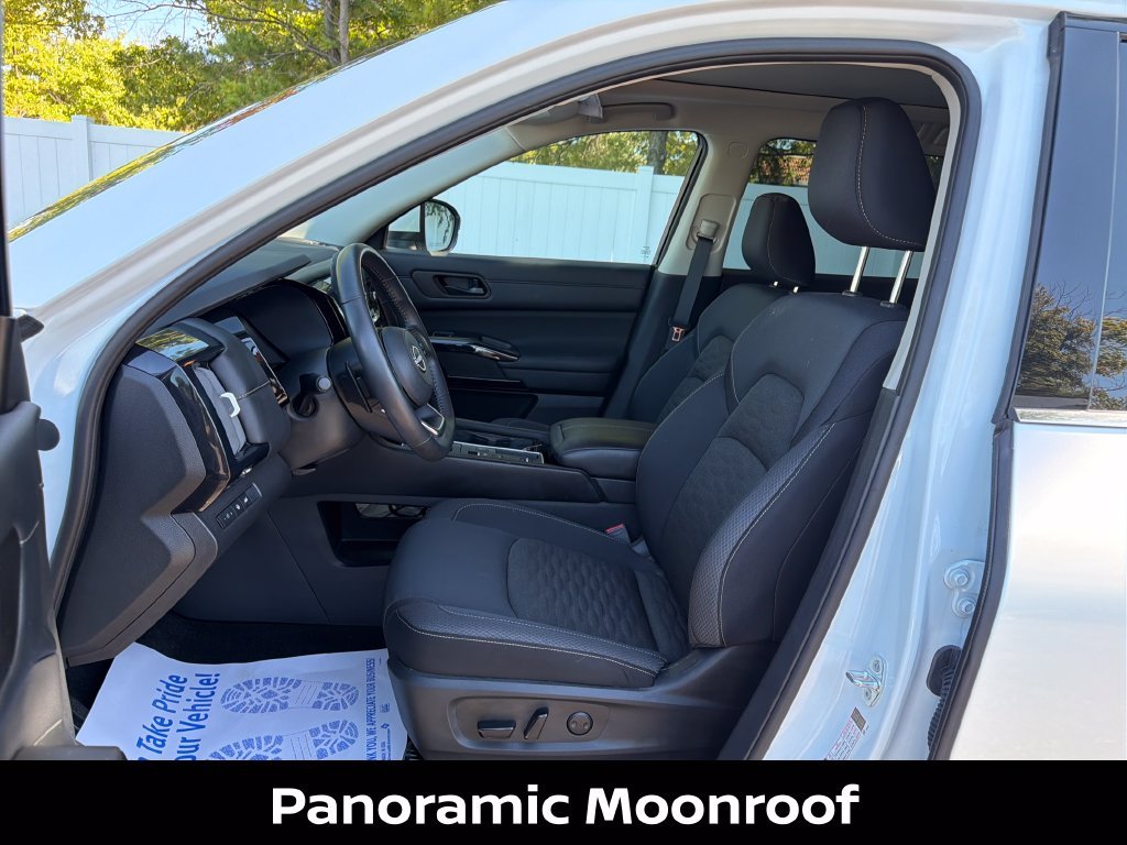 Used 2025 White Nissan SV image 11