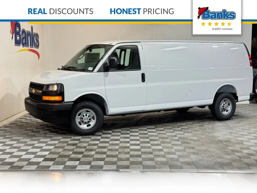 New 2026 Summit White Chevrolet WT image 1