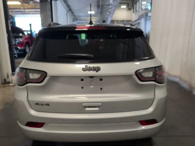 Used 2024 Silver Jeep Limited 4x4 image 5