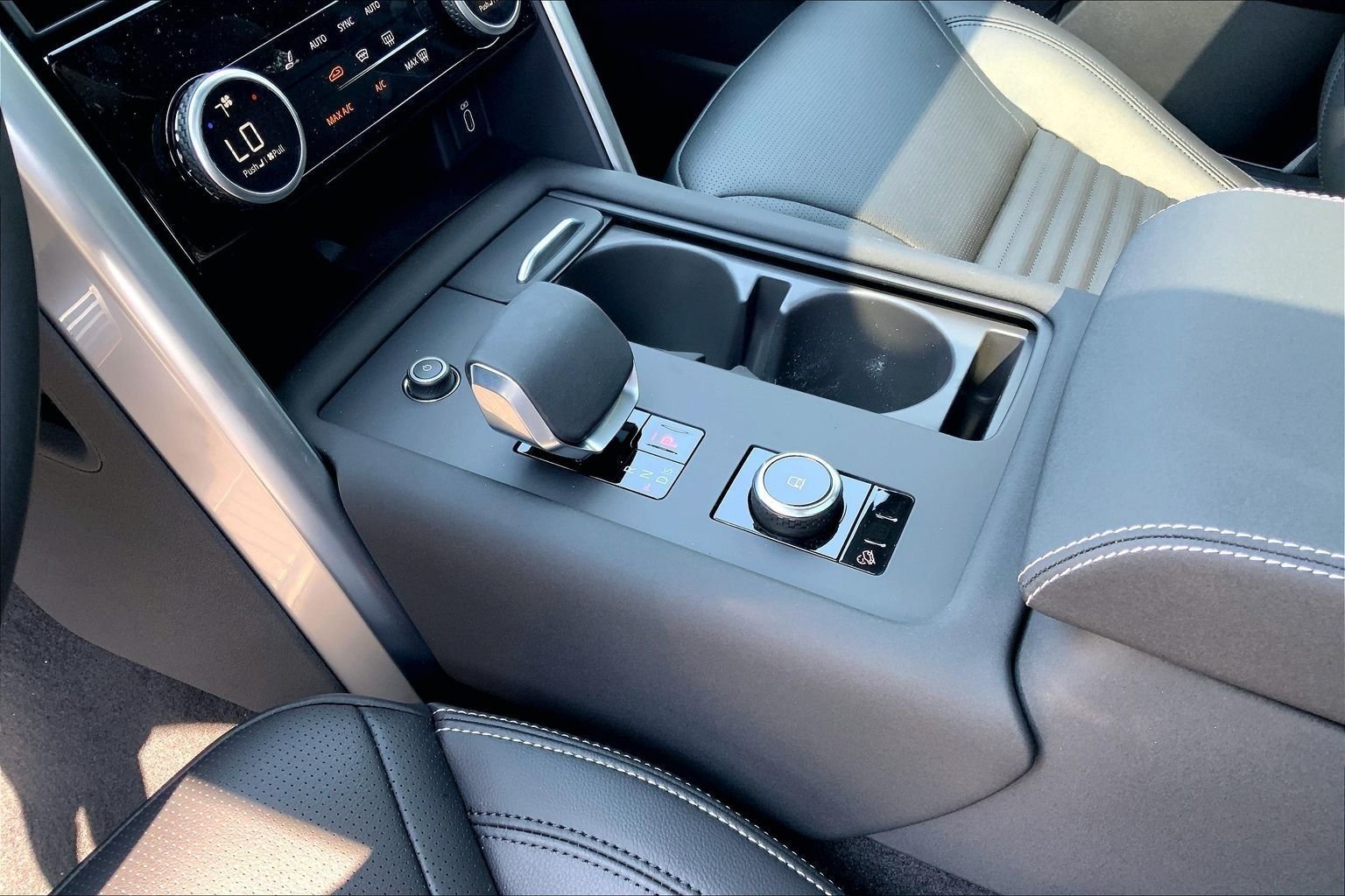 New 2026 Varesine Blue LAND ROVER Dynamic SE image 7
