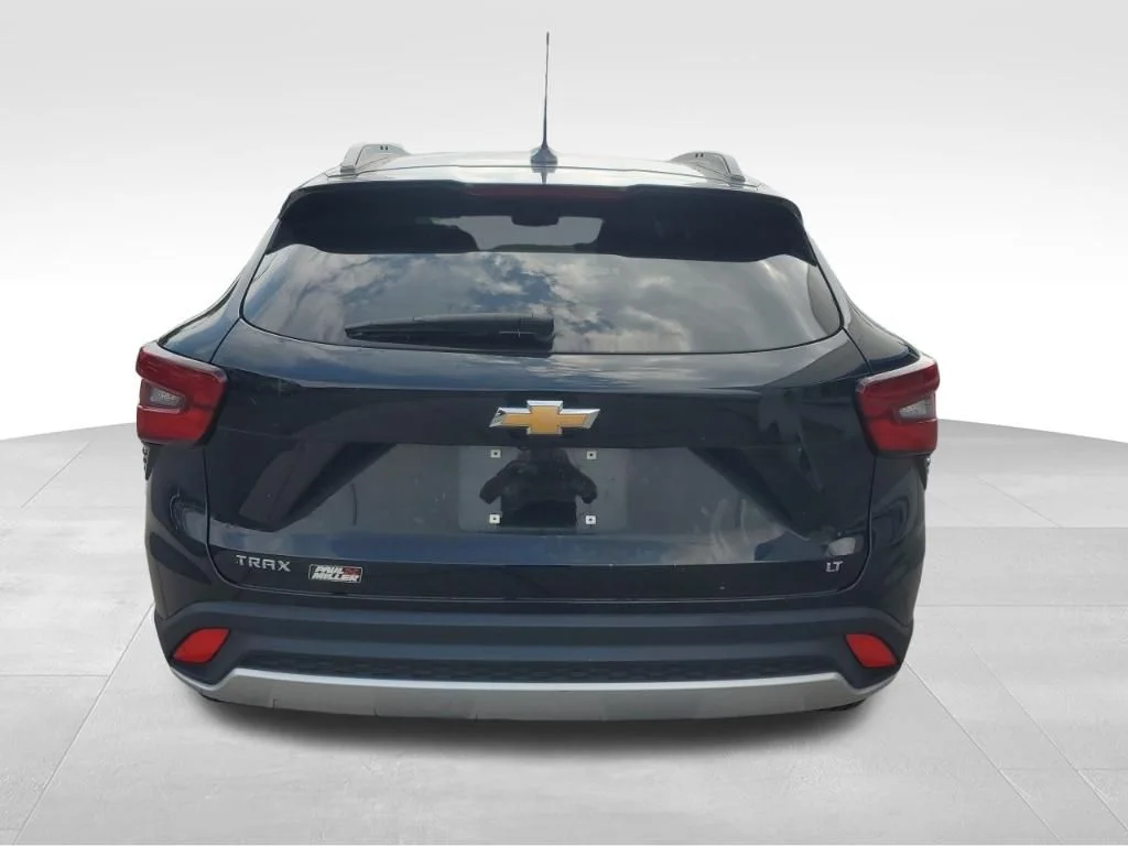 Used 2024 Black Chevrolet LT image 4