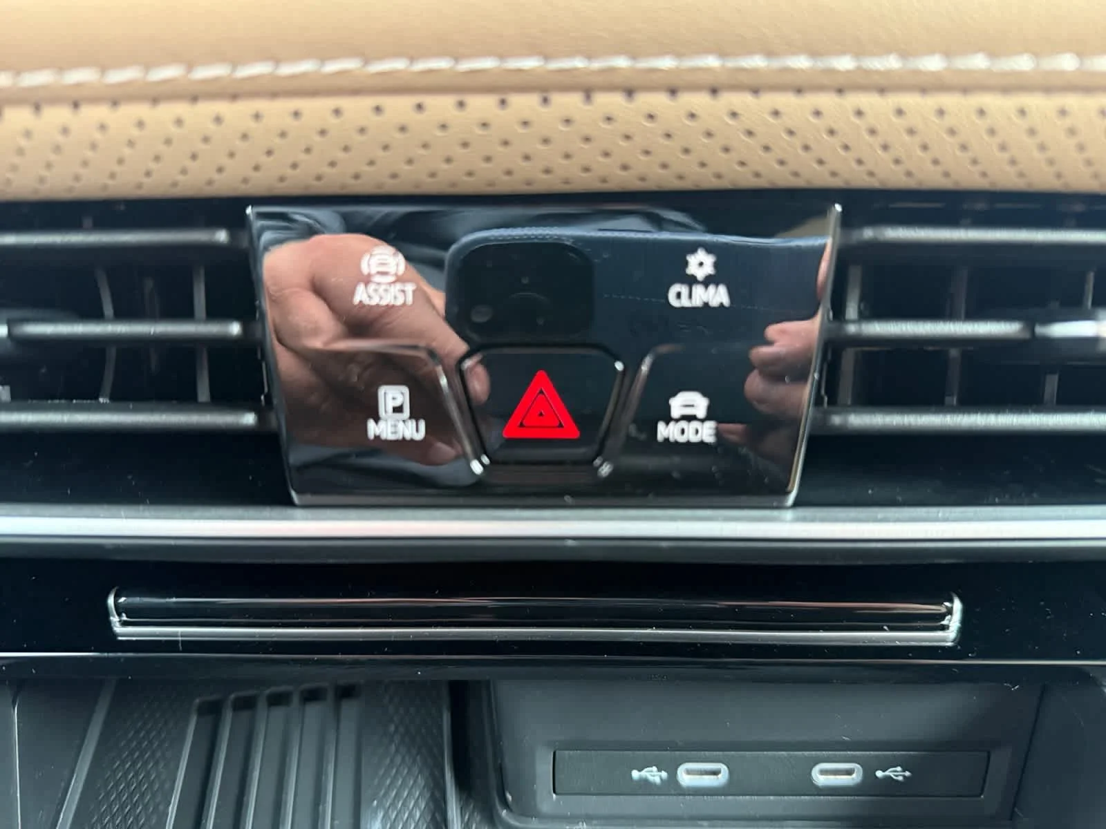2026 Volkswagen Atlas Cross Sport SE w/Tech - Photo 18