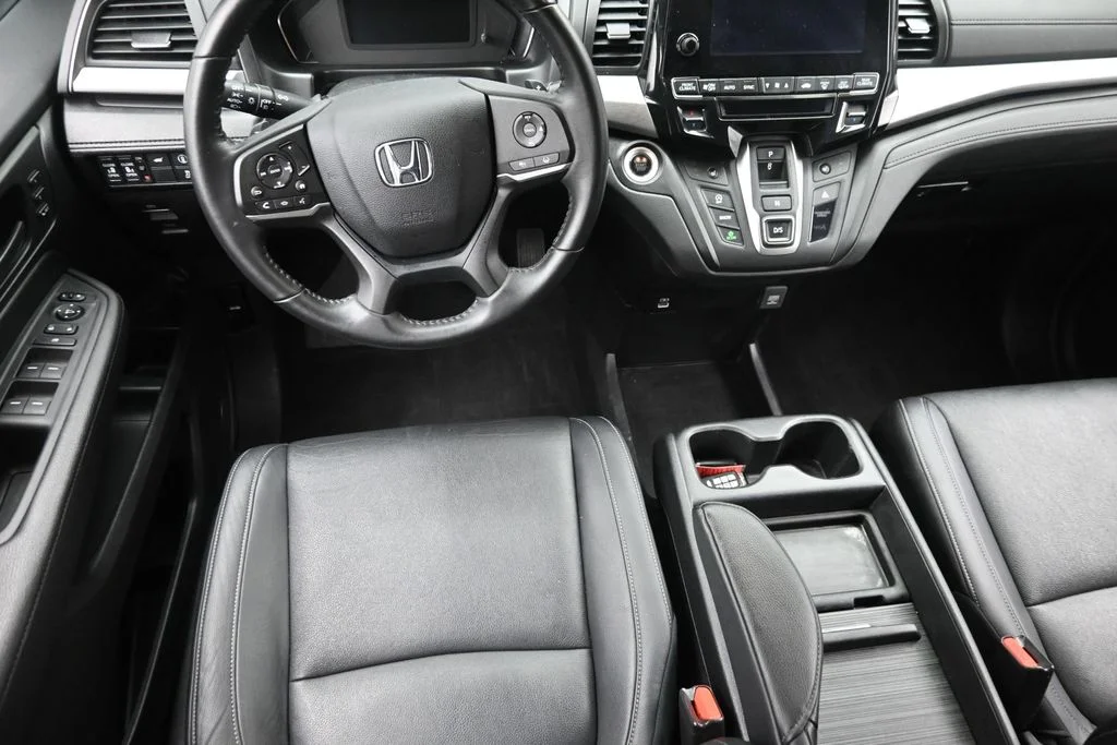Certified Used 2024 Gray Honda EX-L image 15