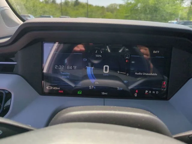 New 2027 Summit White Chevrolet LT image 14