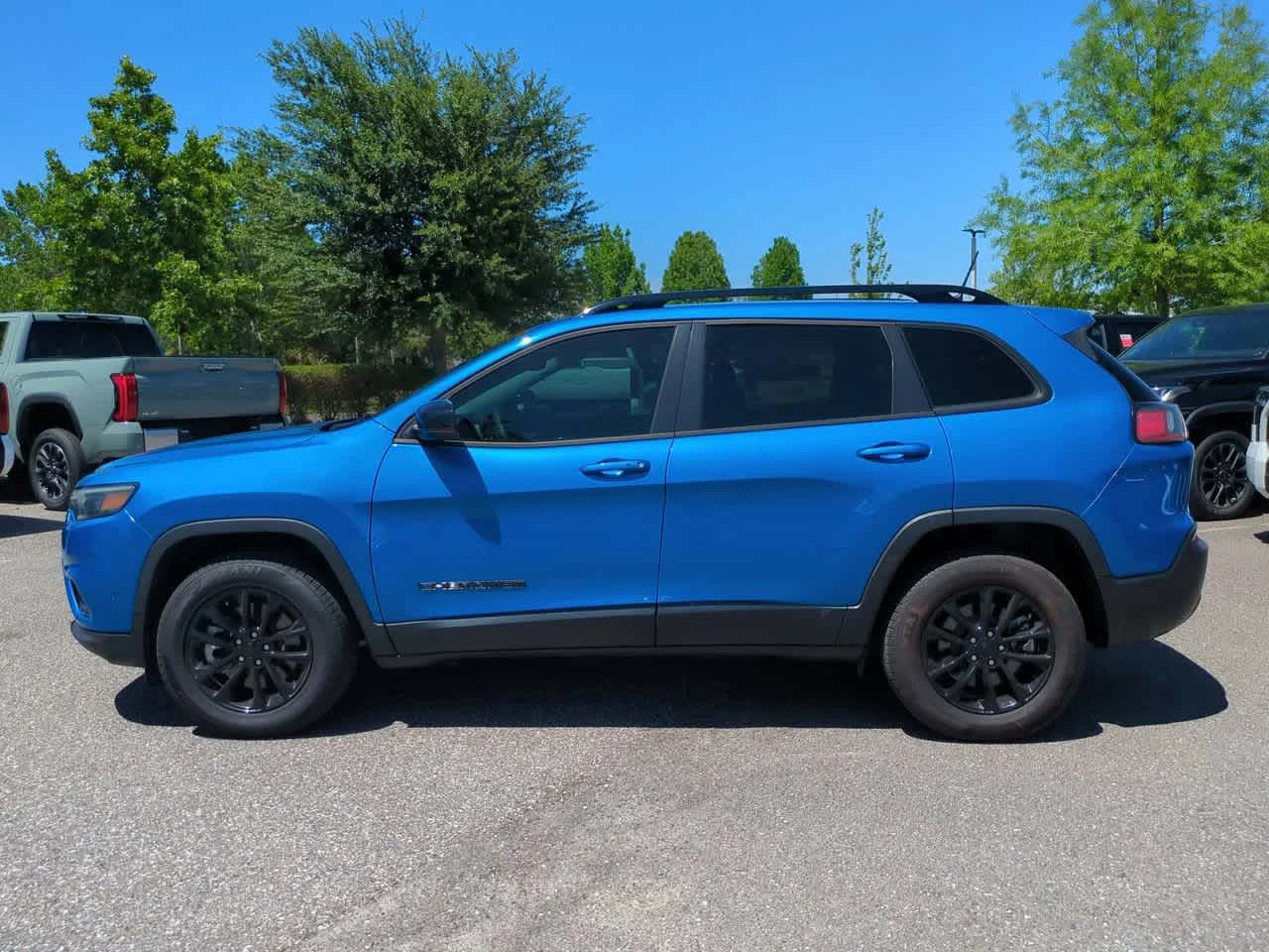 2023 Jeep Cherokee Altitude Lux - Photo 3
