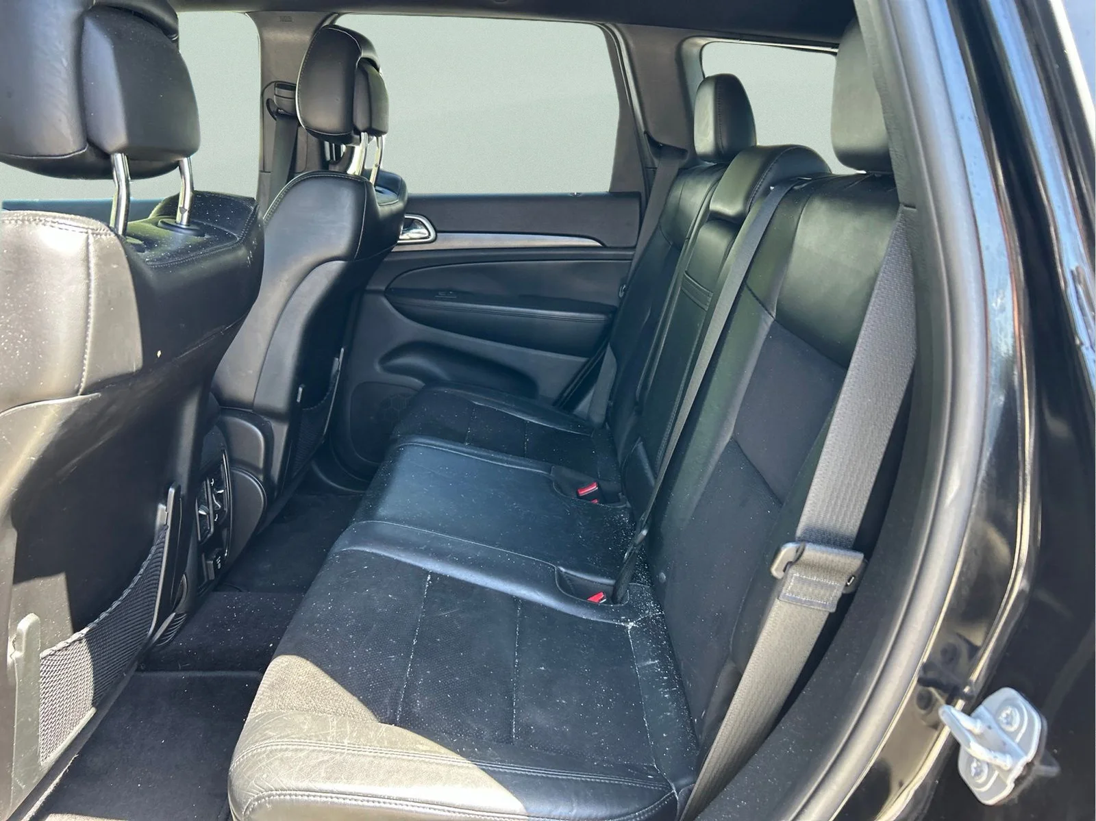 Used 2018 Diamond Black Jeep Altitude image 10