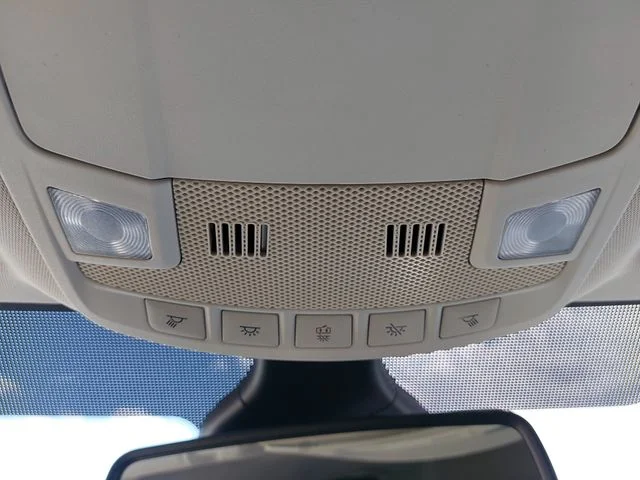 Used 2022 Black Ford SEL image 26