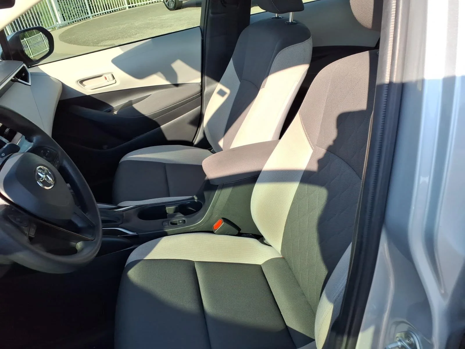 Used 2025 Classic Silver Metallic Toyota Hybrid LE image 18