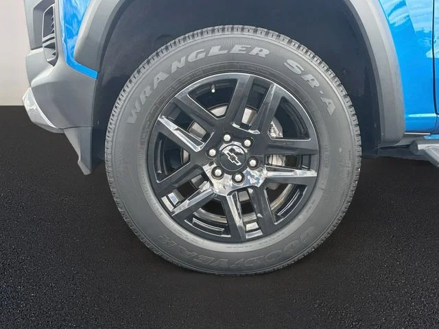 Used 2023 Blue Chevrolet Trail Boss image 30