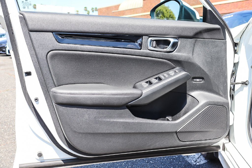 Used 2024 White Honda Touring image 21
