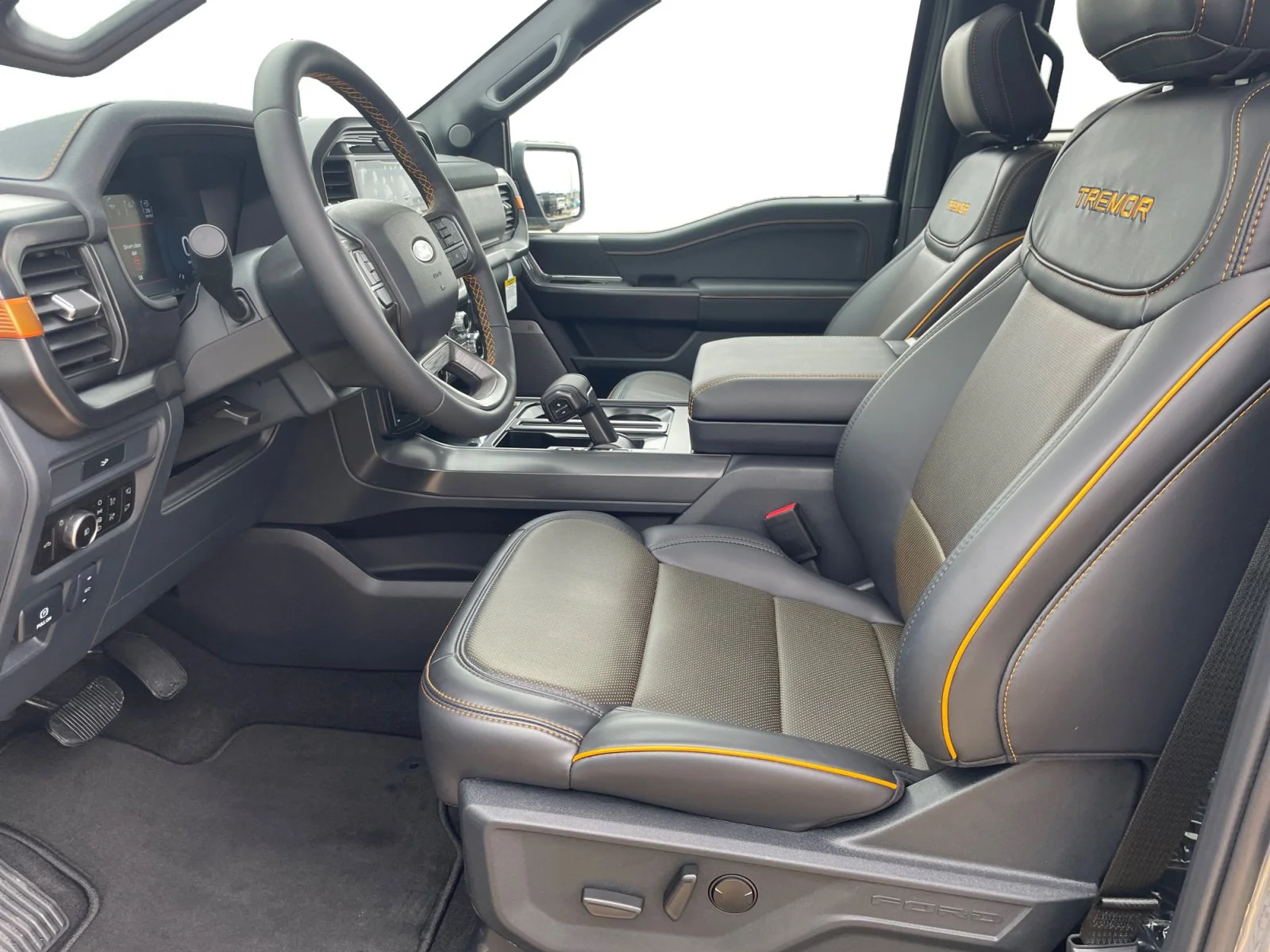New 2026 Carbonized Grey Metallic Ford Tremor image 14