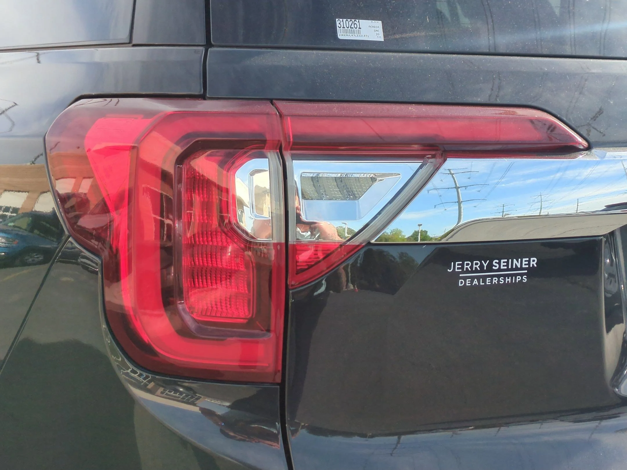 Used 2020 Carbon Black Metallic GMC SLT image 12