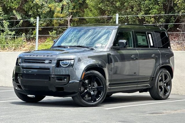 New 2026 Carpathian Grey Land Rover X-Dynamic SE image 1