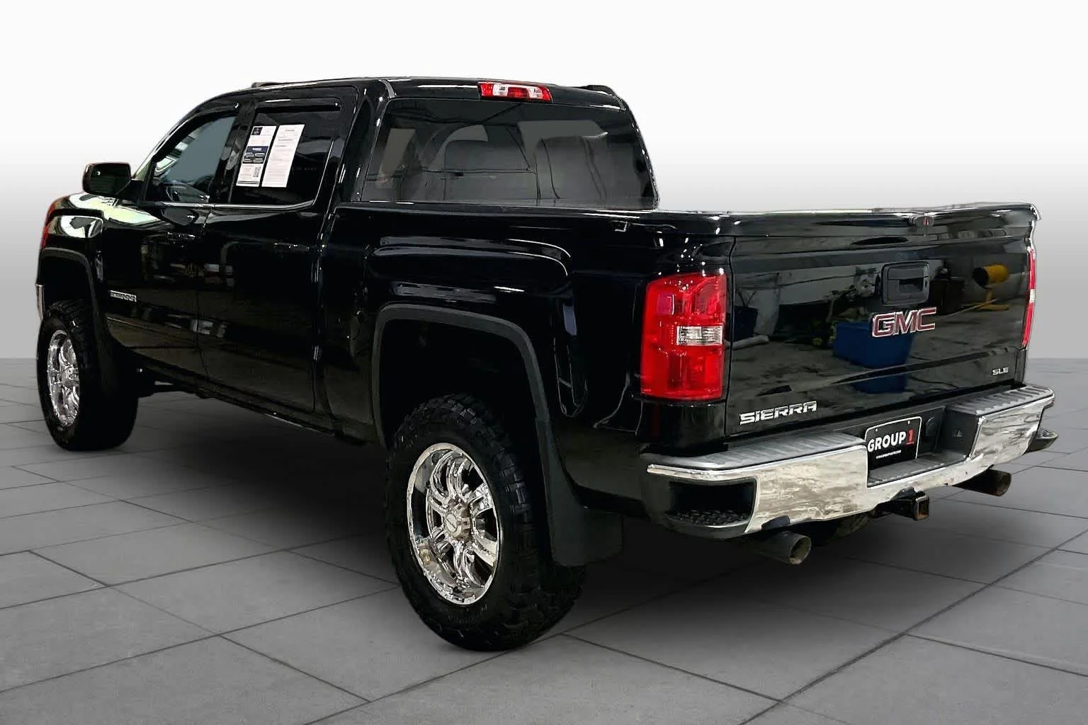 Used 2015 Onyx Black GMC SLE image 12