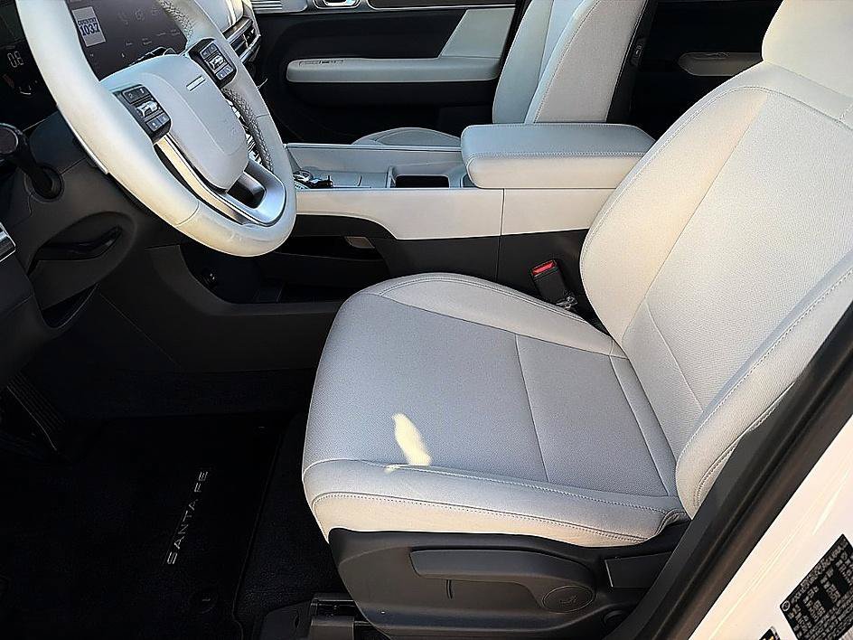 Used 2025 Serenity White Hyundai SE image 11