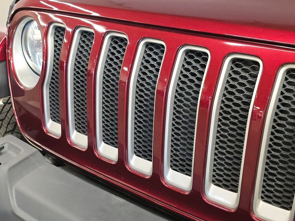 Used 2021 Red Jeep Unlimited Sahara image 13
