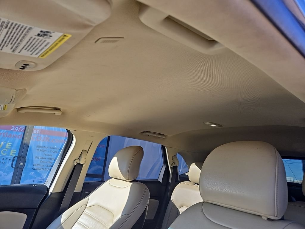 Used 2019 Blue Ford SEL image 34