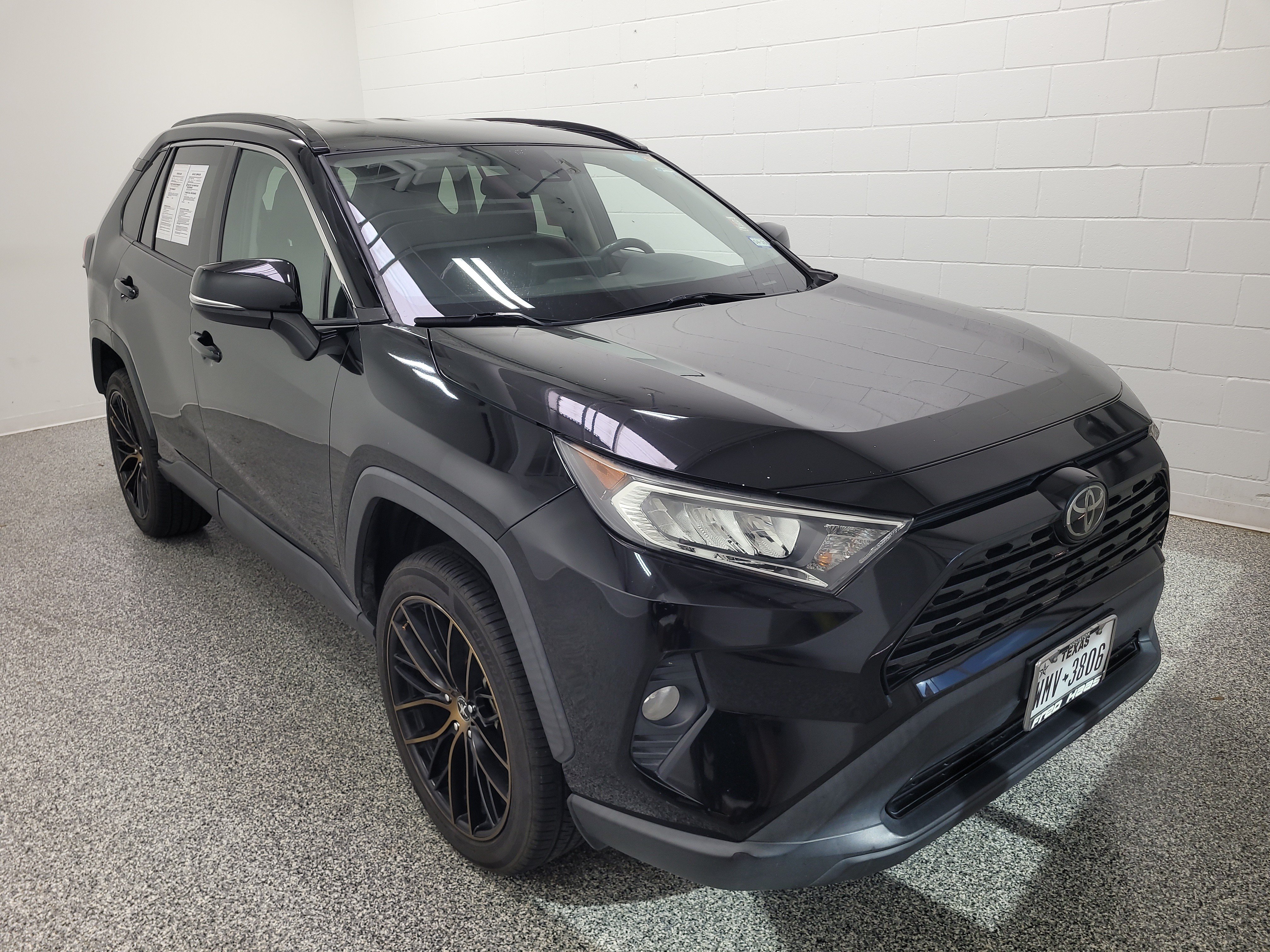 Used 2021 Black Toyota XLE image 3