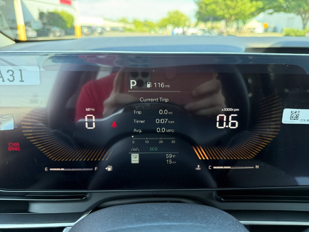 New 2026 Snow White Pearl Kia LXS image 25