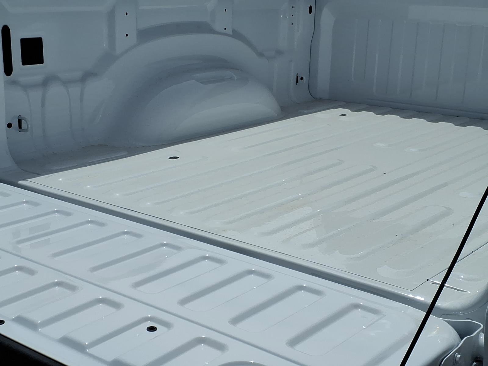 New 2026 Bright White Clear-Coat Exterior Paint RAM Tradesman image 5