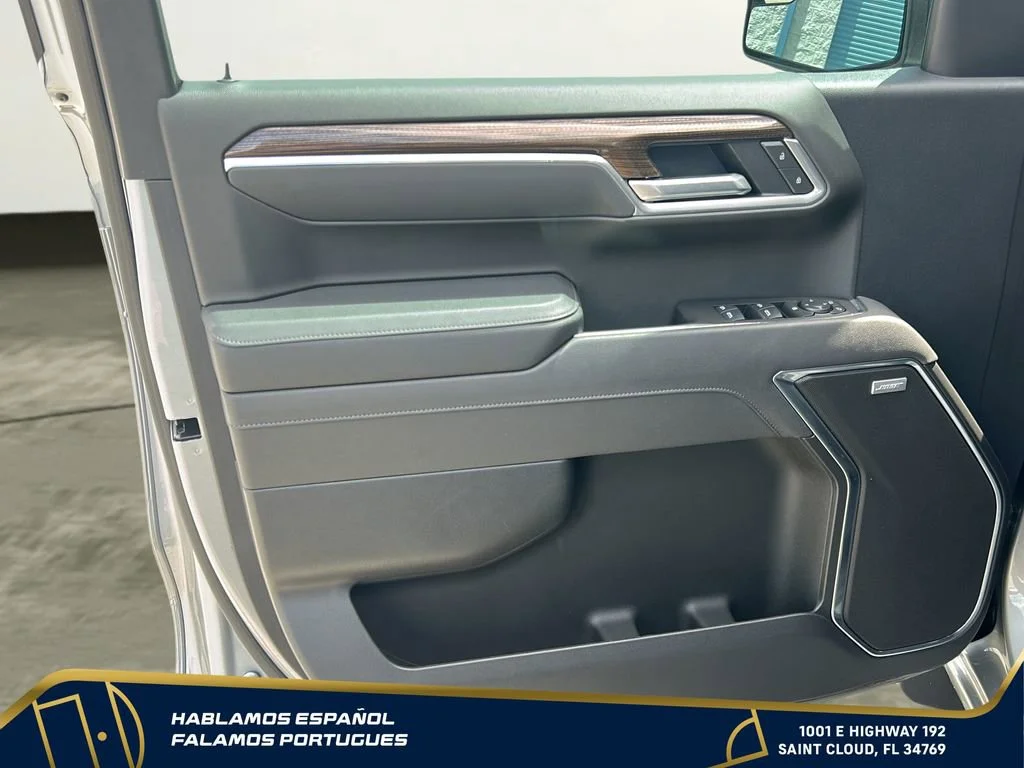 Used 2025 Sterling Gray Metallic Chevrolet RST image 10