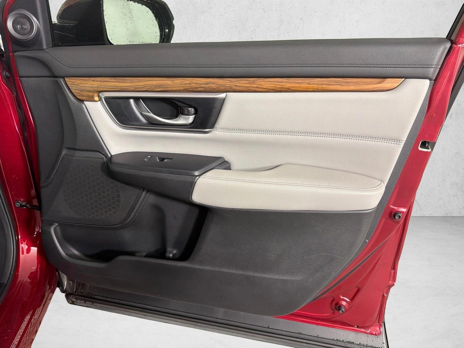 Used 2022 Radiant Red Metall Honda Touring image 16