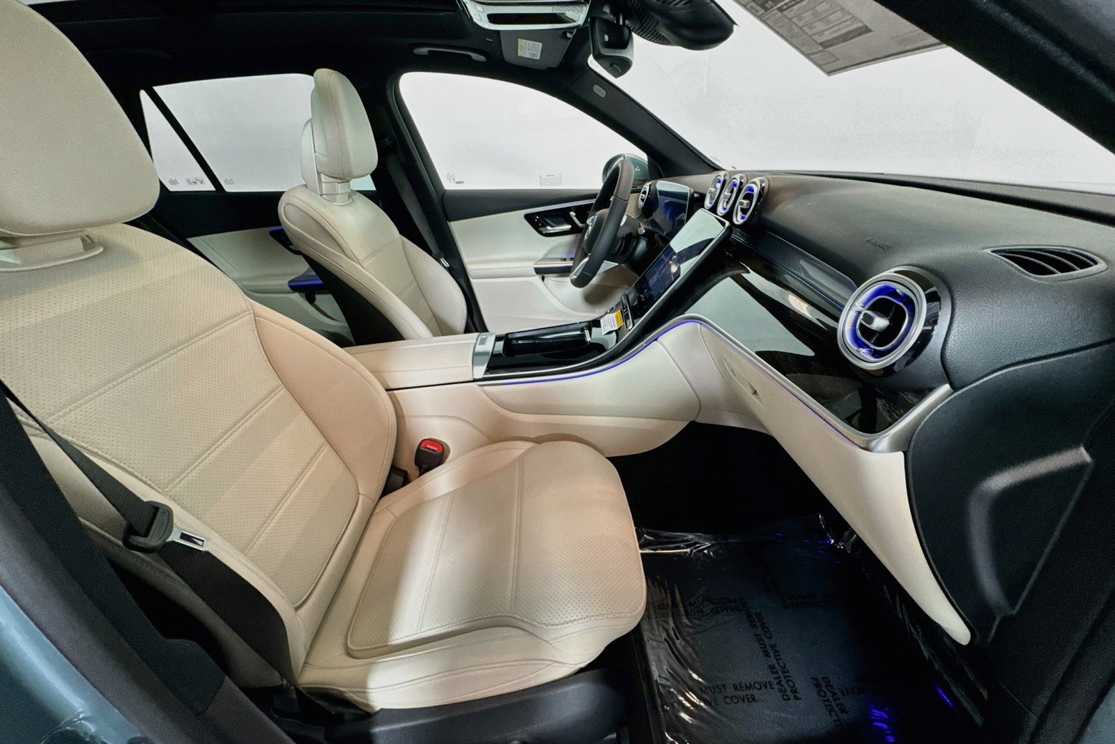 New 2026 Verde Silver Metallic Mercedes-Benz GLC 300 image 26