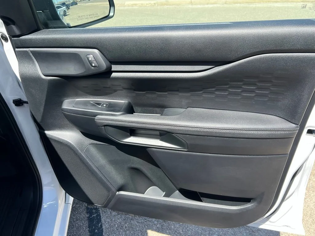 New 2026 Oxford White Ford XLT image 24