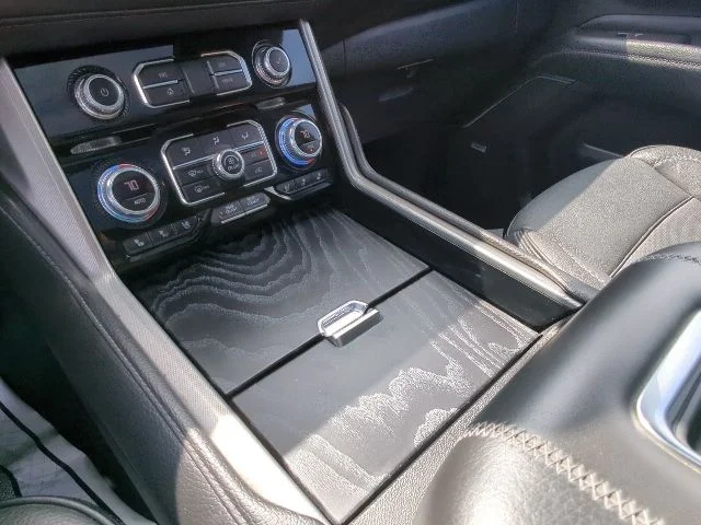 2023 GMC Yukon Denali - Photo 17