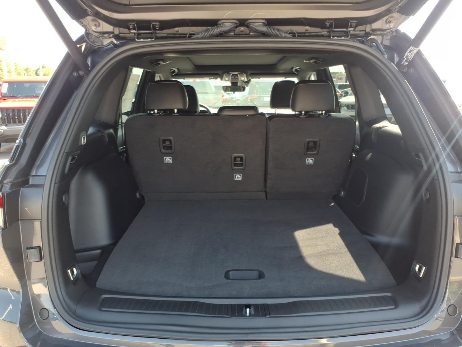 New 2026 Silver Zynith Jeep Laredo Altitude image 30