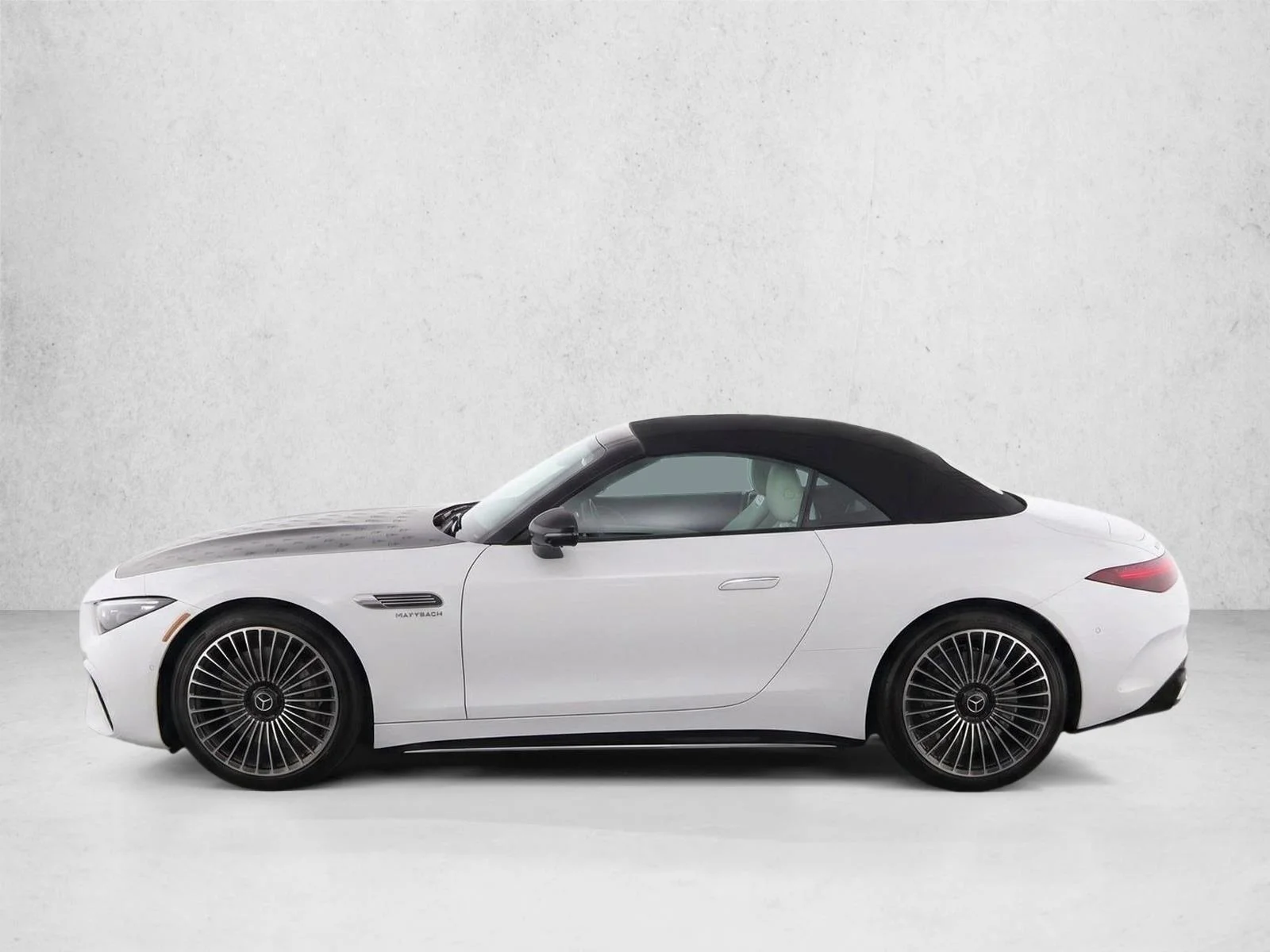 Used 2026 Manufaktur Moonlight White Magno Mercedes-Benz Maybach SL 680 Monogram Series image 4