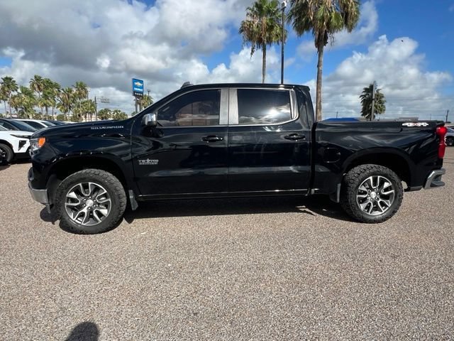 Used 2022 Black Chevrolet LT image 4