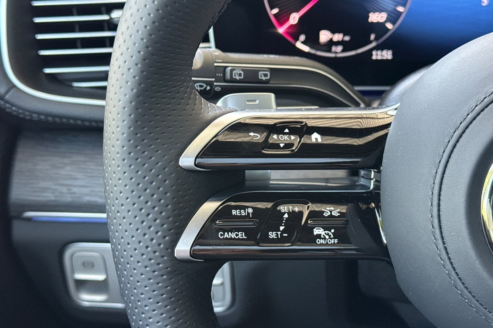 New 2026 Black Mercedes-Benz GLS 450 image 28