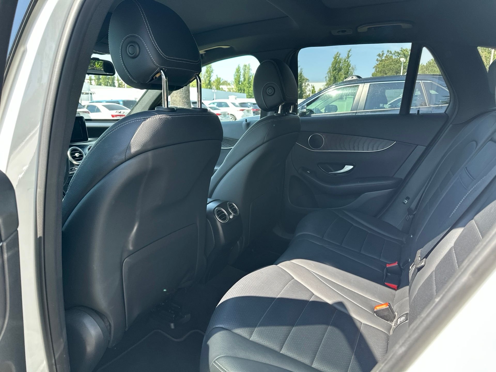 Used 2017 White Mercedes-Benz GLC 300 image 9