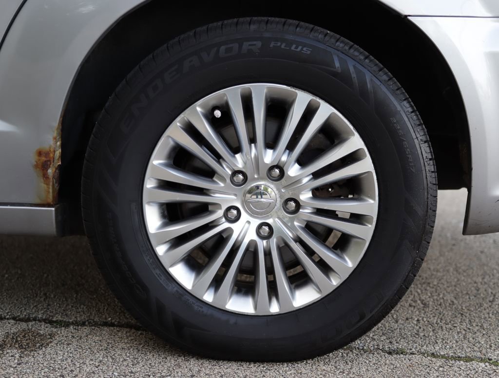 Used 2014 Silver Chrysler Touring-L 30th Anniversary image 23