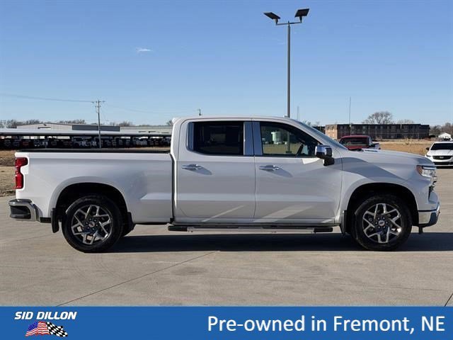 Certified Used 2022 Iridescent Pearl Tricoat Chevrolet LTZ image 3