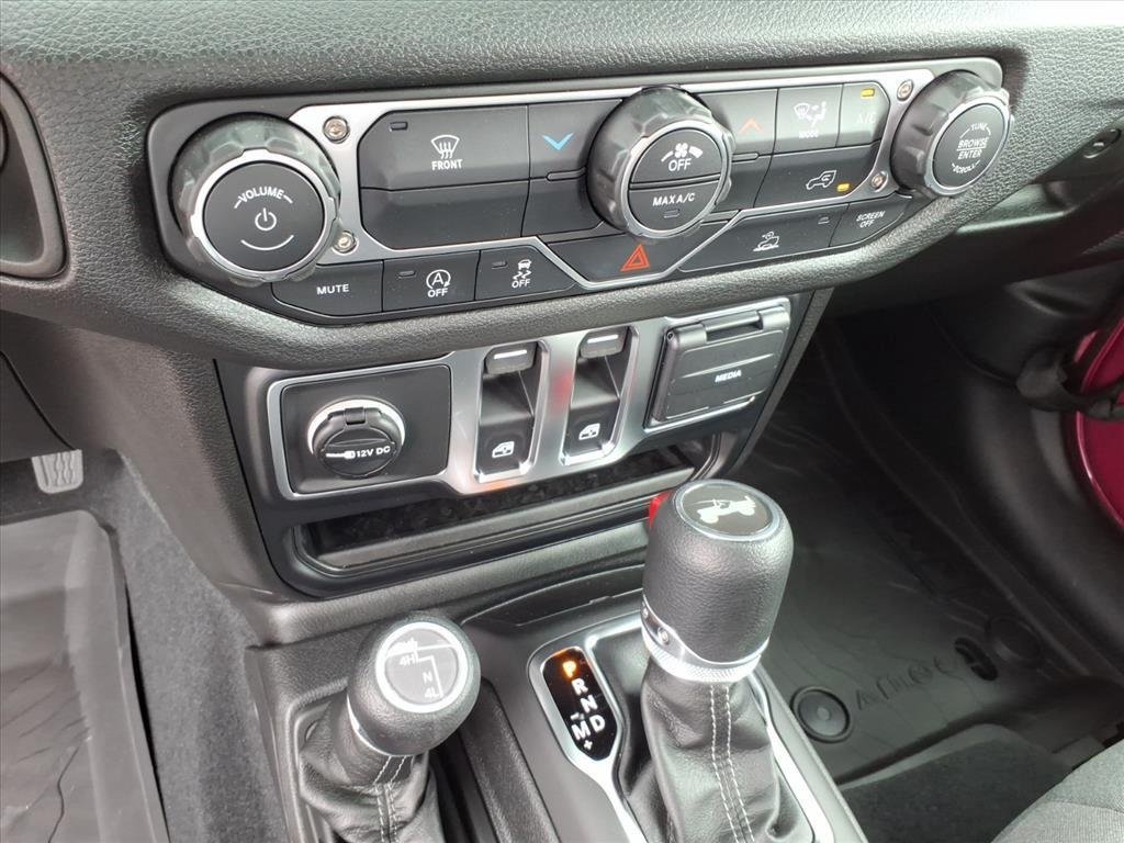 New 2026 Tuscadero Pearlcoat Jeep Sport image 14