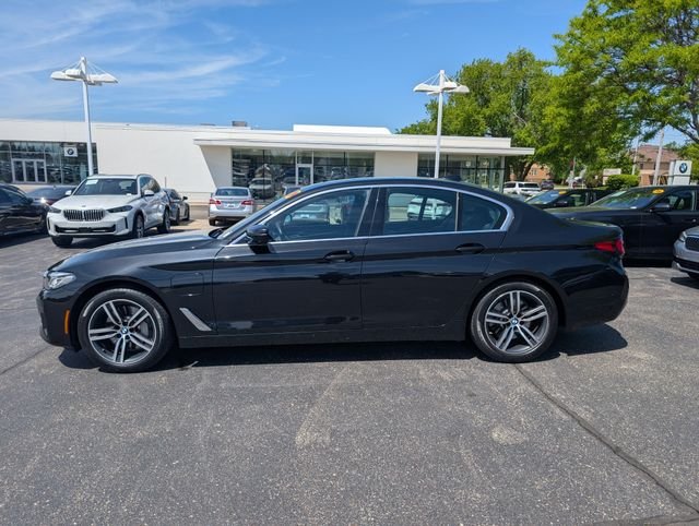 2021 BMW 5 Series 530e xDrive iPerformance Sedan's photo