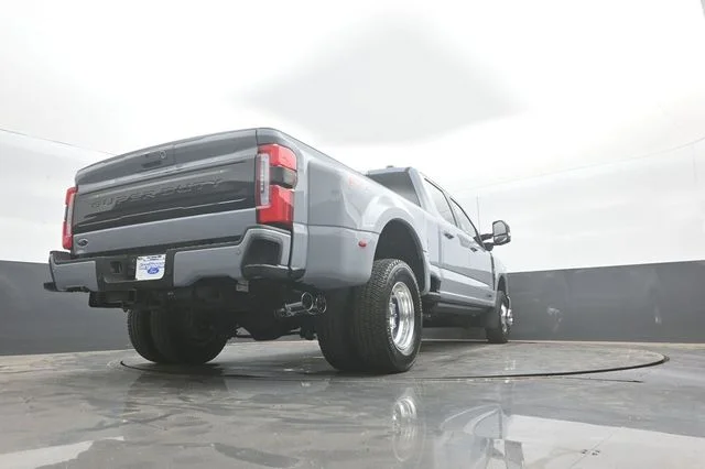 New 2026 Glacier Gray Metallic Tri-Coat Ford F-350® Platinum® image 38