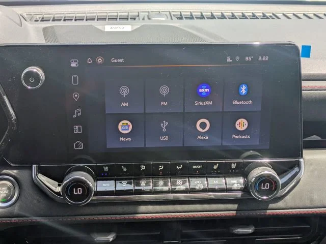 2025 Chevrolet Colorado Z71 - Photo 18
