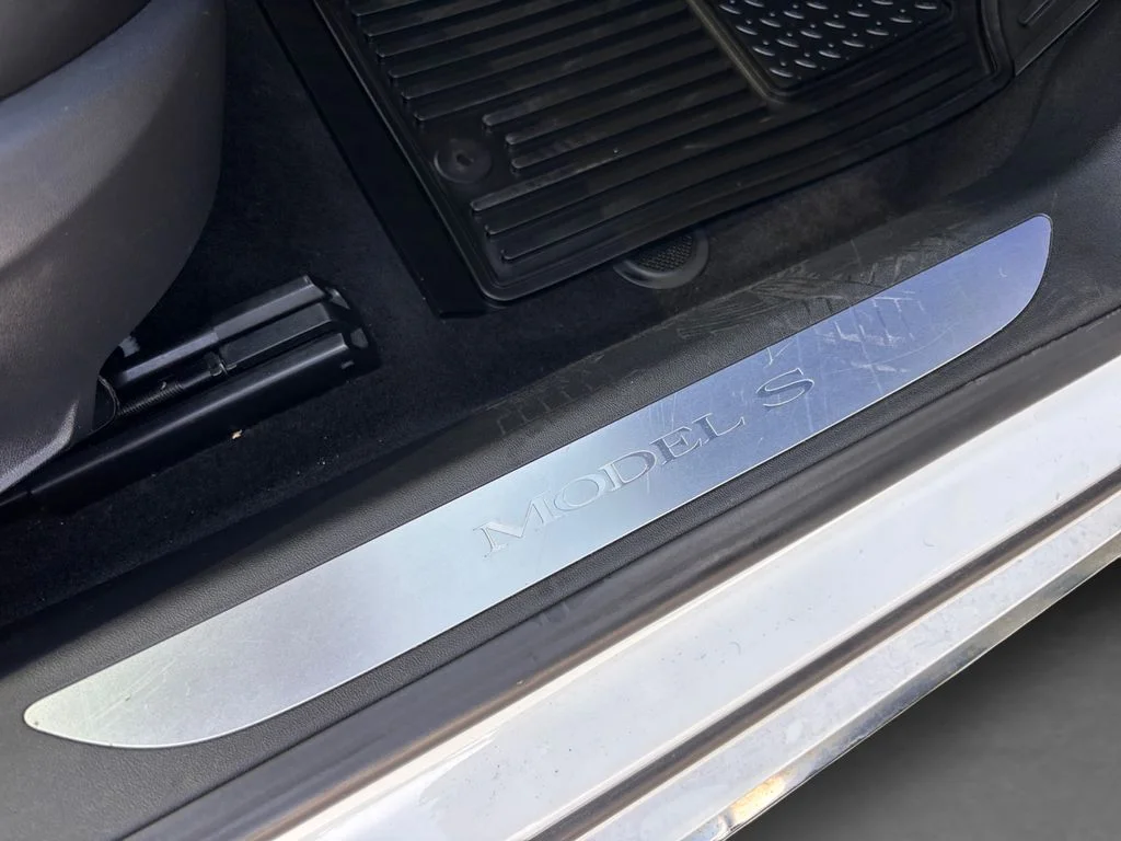 Used 2016 White Tesla 90D image 36